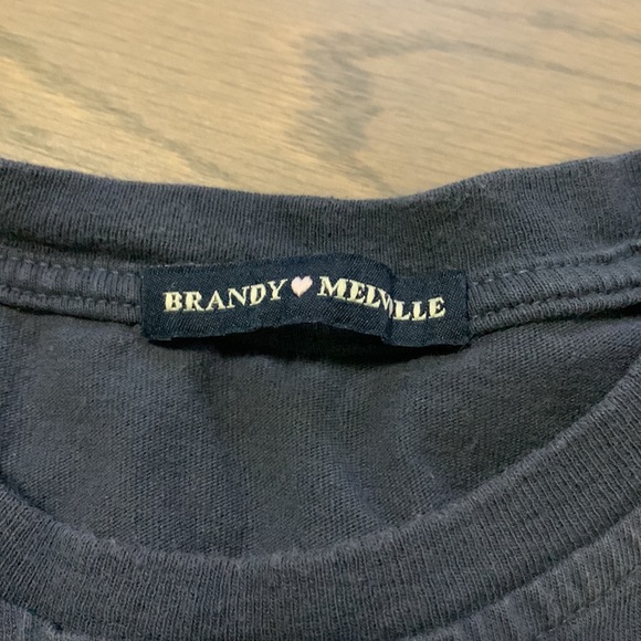 Brandy Melville Baby Tee - Picture 3 of 4